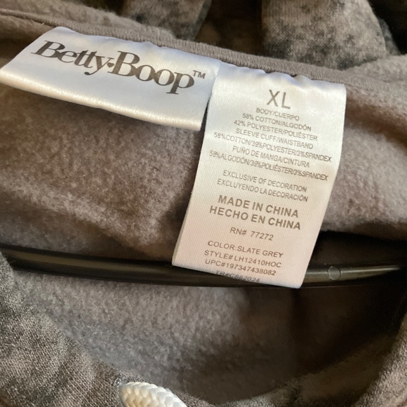 Betty Boop 2Piece Sweatsuit - Picture 6 of 7